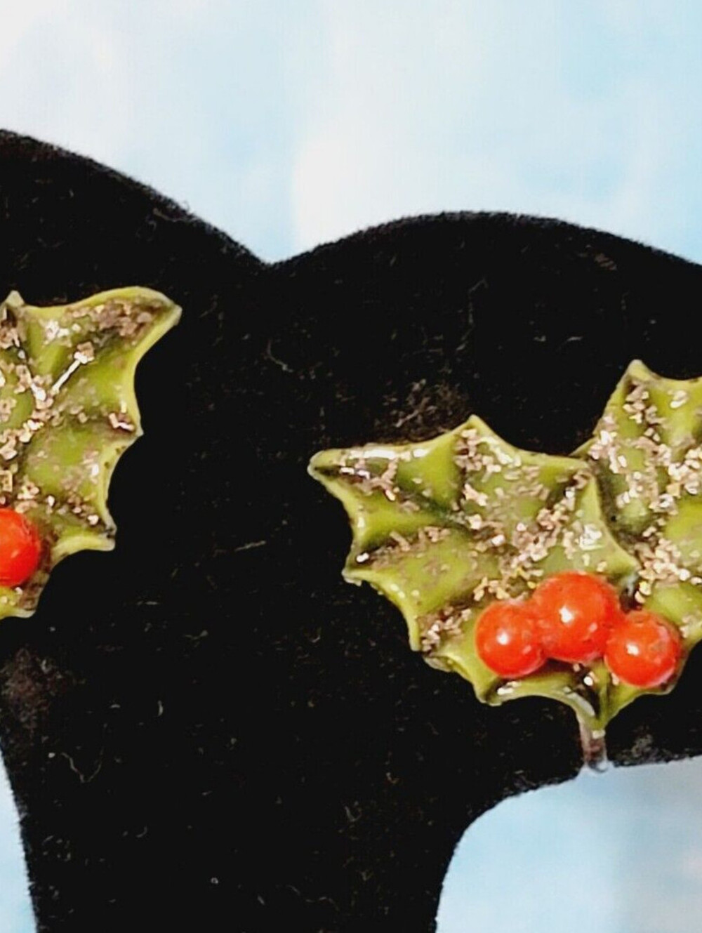 Vintage Festive Holly Berry Enamel Christmas Screw Back Earrings 1.25" Long h-85